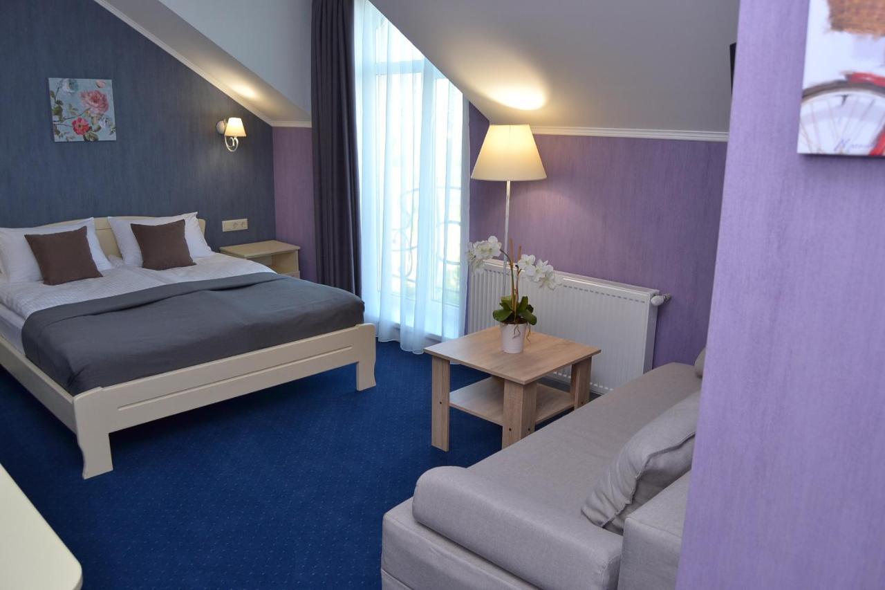 Hotel Ajur オデッサ エクステリア 写真