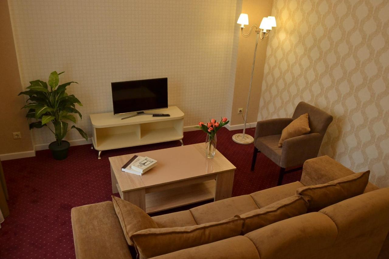 Hotel Ajur オデッサ エクステリア 写真