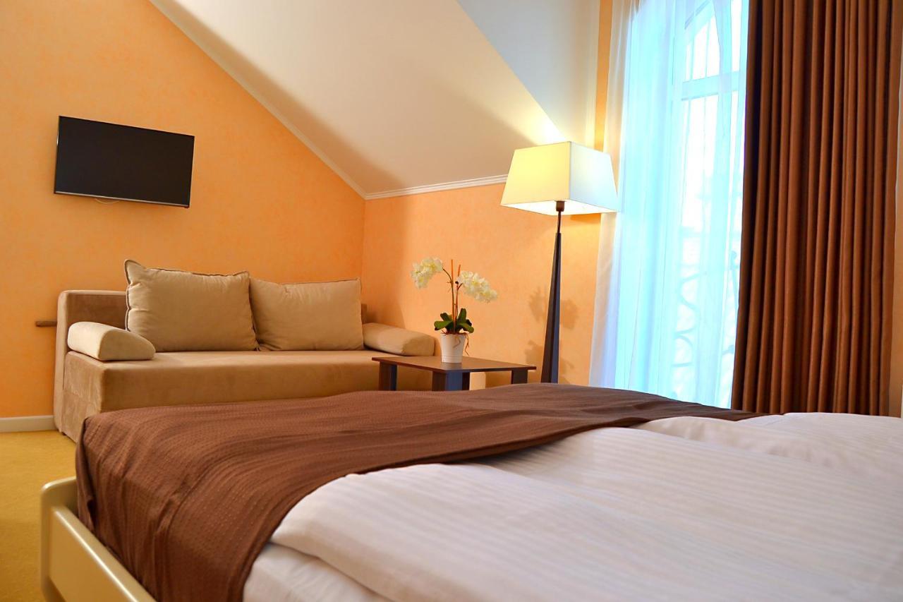 Hotel Ajur オデッサ エクステリア 写真