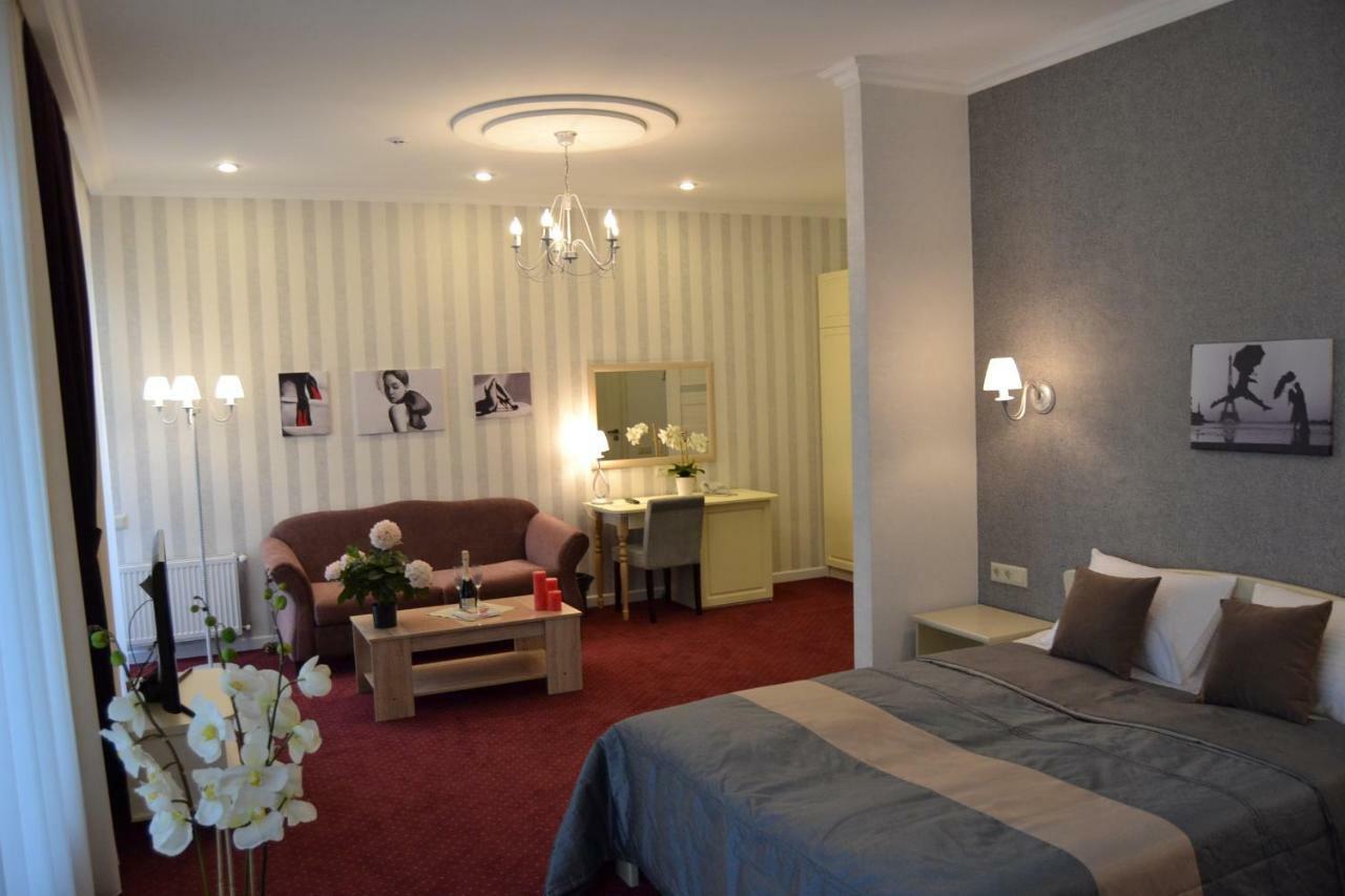 Hotel Ajur オデッサ エクステリア 写真