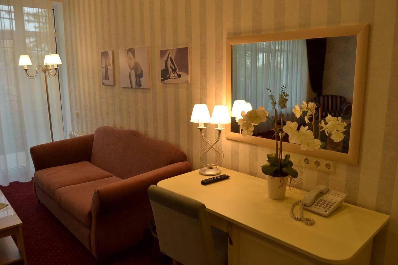 Hotel Ajur オデッサ エクステリア 写真