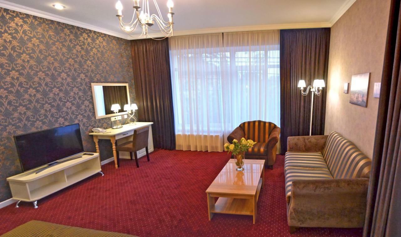 Hotel Ajur オデッサ エクステリア 写真